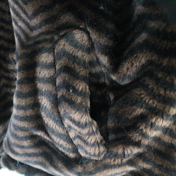 [WEATHER SPIRITS] Reversible Pleather and Faux Fur Coat - Picture 12 of 16